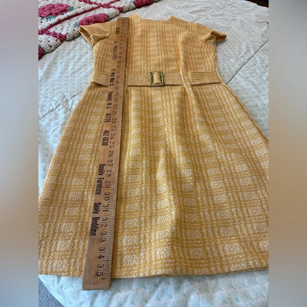 Vintage 1960s White & Mustard Plaid Mod Shift Dress w/ Faux Belt - Picture 9 of 9